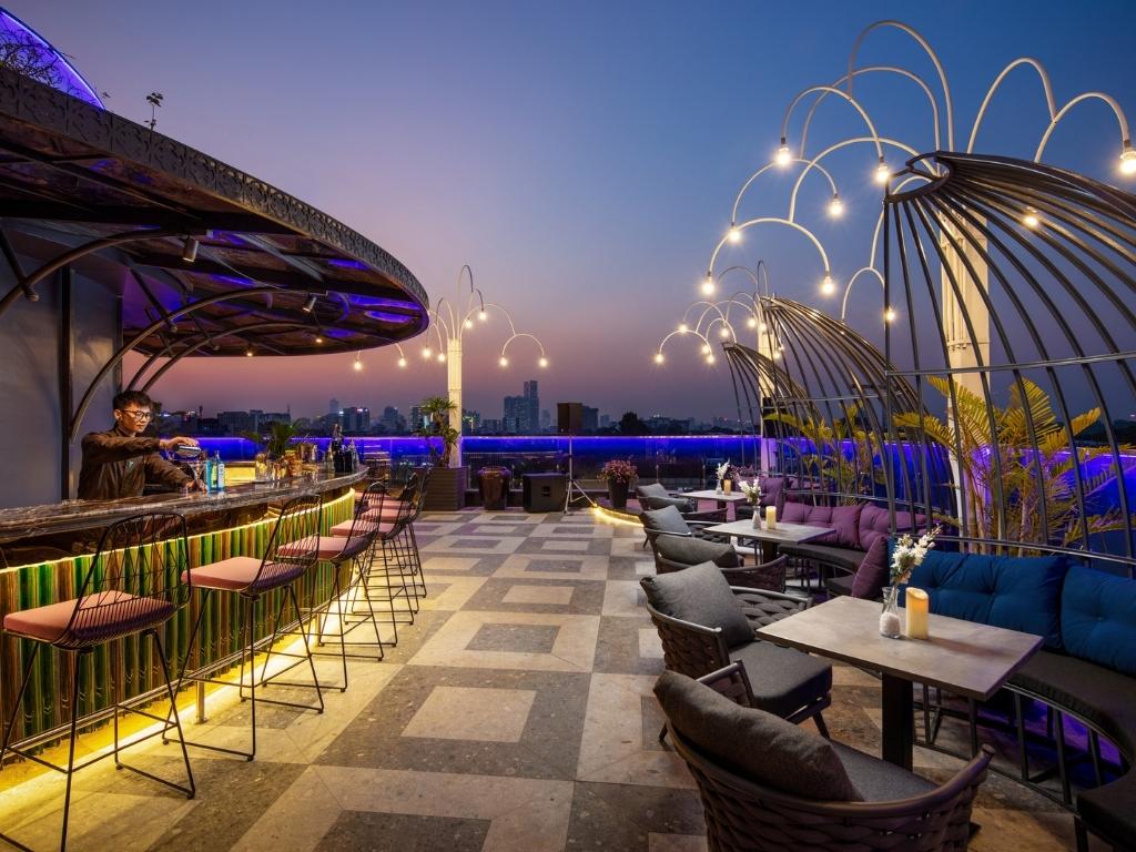 AIRA Sky Bar tại AIRA Boutique Hanoi Hotel