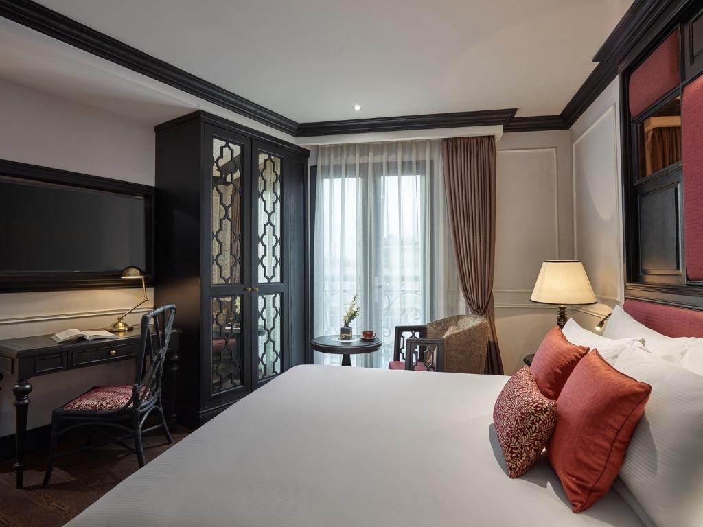 Phòng Balcony Deluxe tại khách sạn 4 sao AIRA Boutique Hotel & Spa Hanoi
