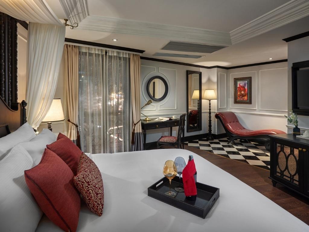 Phòng Balcony Love Suite tại AIRA Boutique Hanoi Hotel & Spa