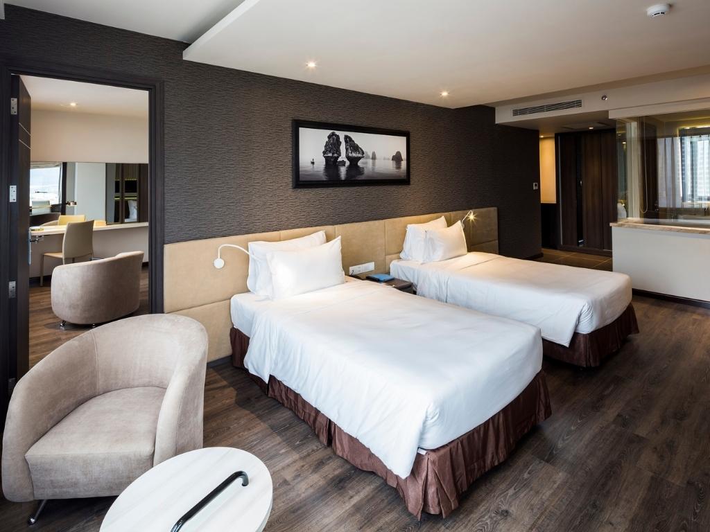 Phòng Superior Triple tại Alana Nha Trang Hotel 4 sao