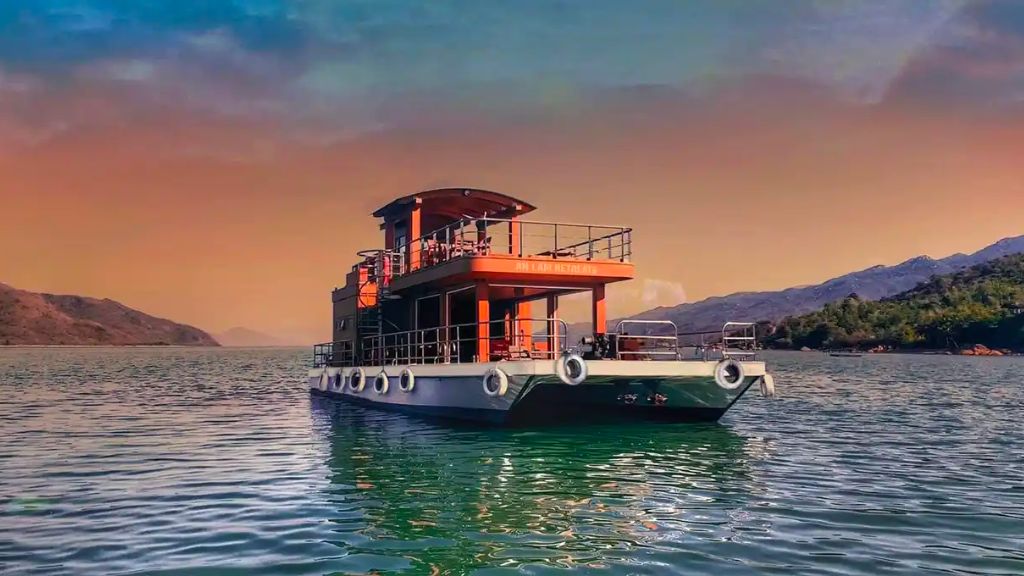 Resort cung cấp dịch vụ du thuyền vịnh Ninh Vân