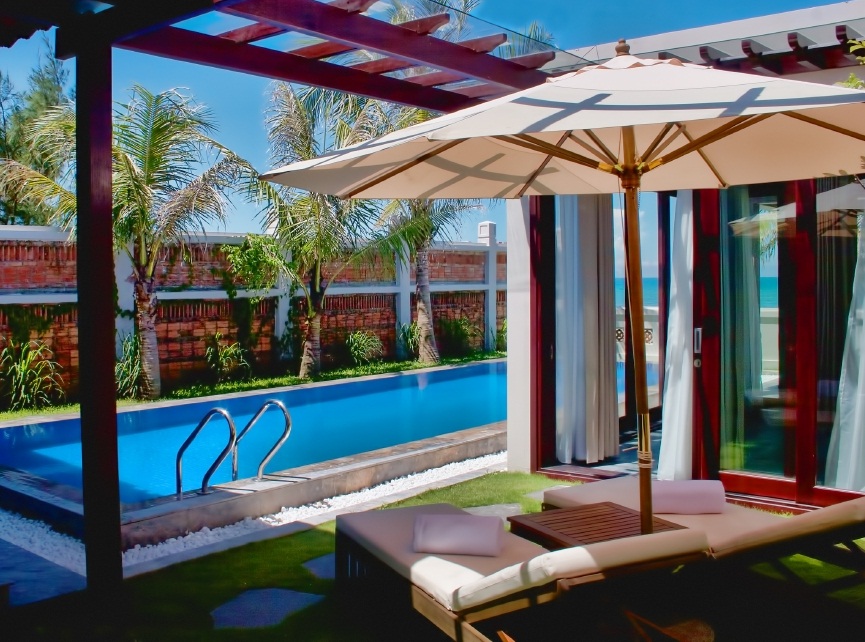 Sundeck Pool Villa