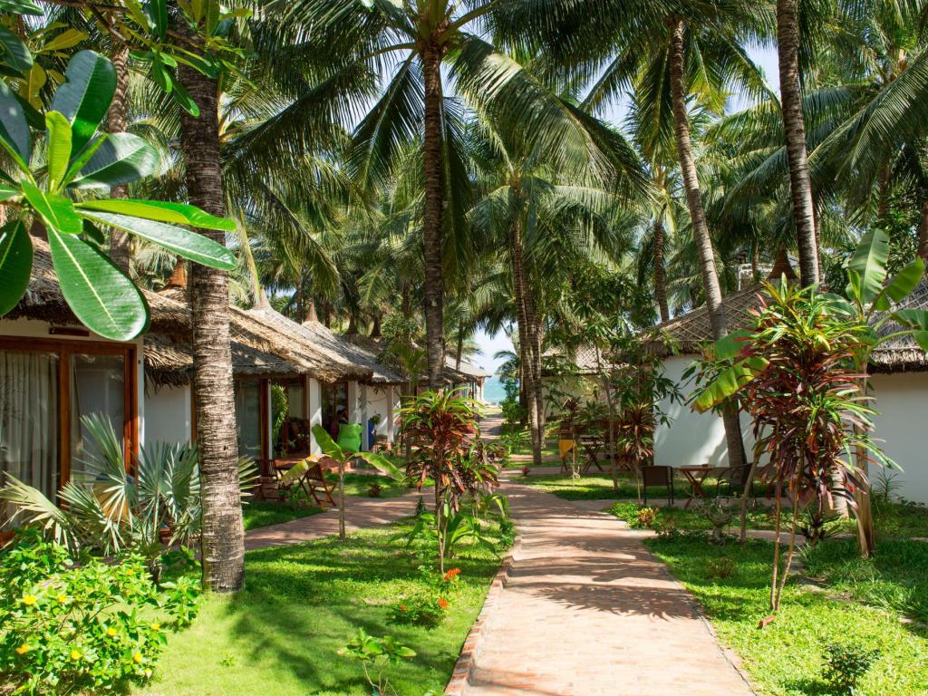 Sân vườn Ananda Resort Mũi Né Phan Thiêt