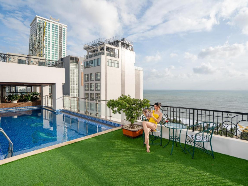 Cảnh Quan Khách Sạn Apus Nha Trang