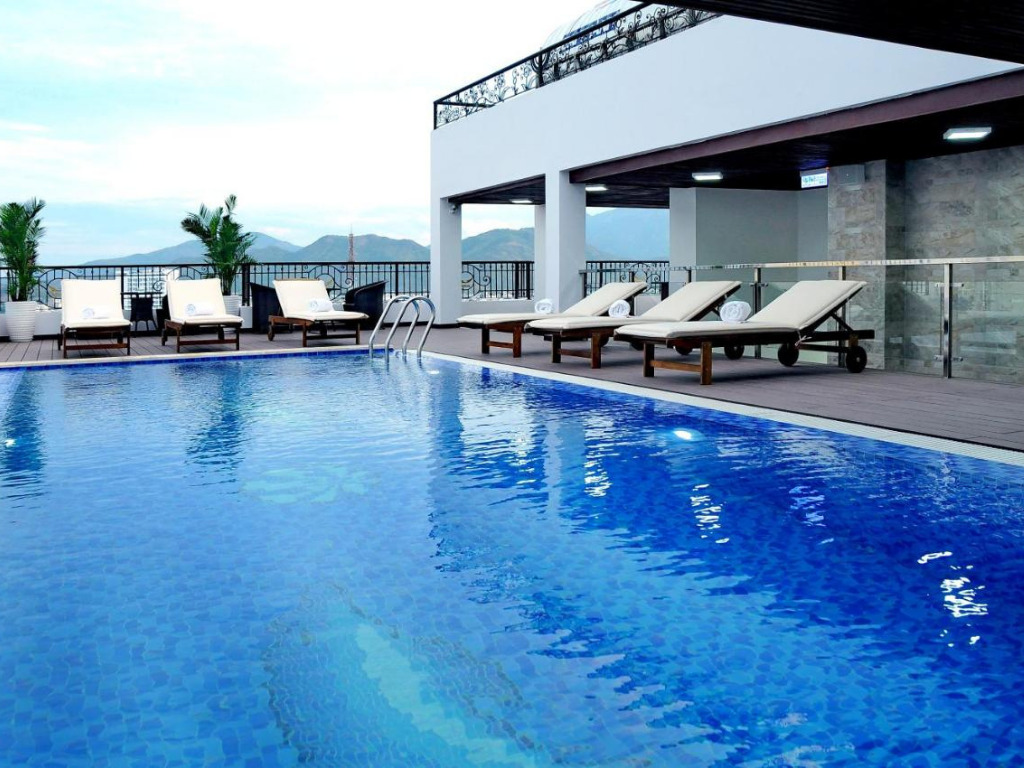 Hồ Bơi Khách Sạn Apus Nha Trang