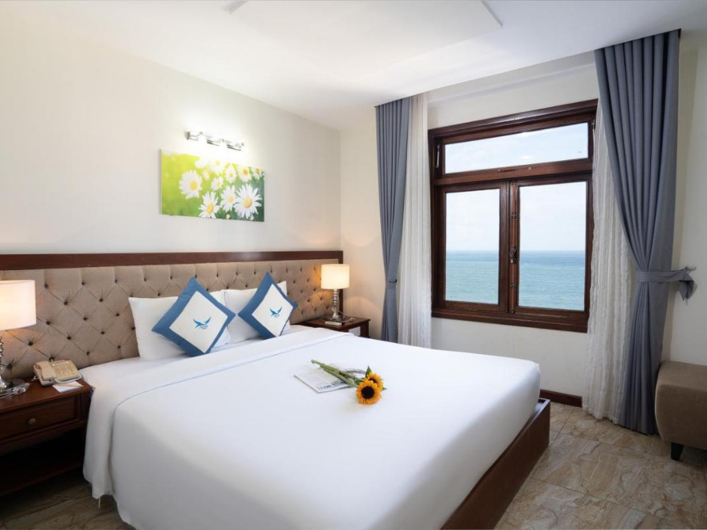 Phòng Deluxe Hướng Biển Tại Apus Hotel Nha Trang 4 Sao