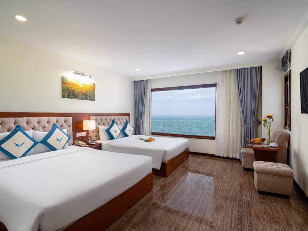 Phòng Family Hướng Biển Tại Apus Nha Trang Hotel