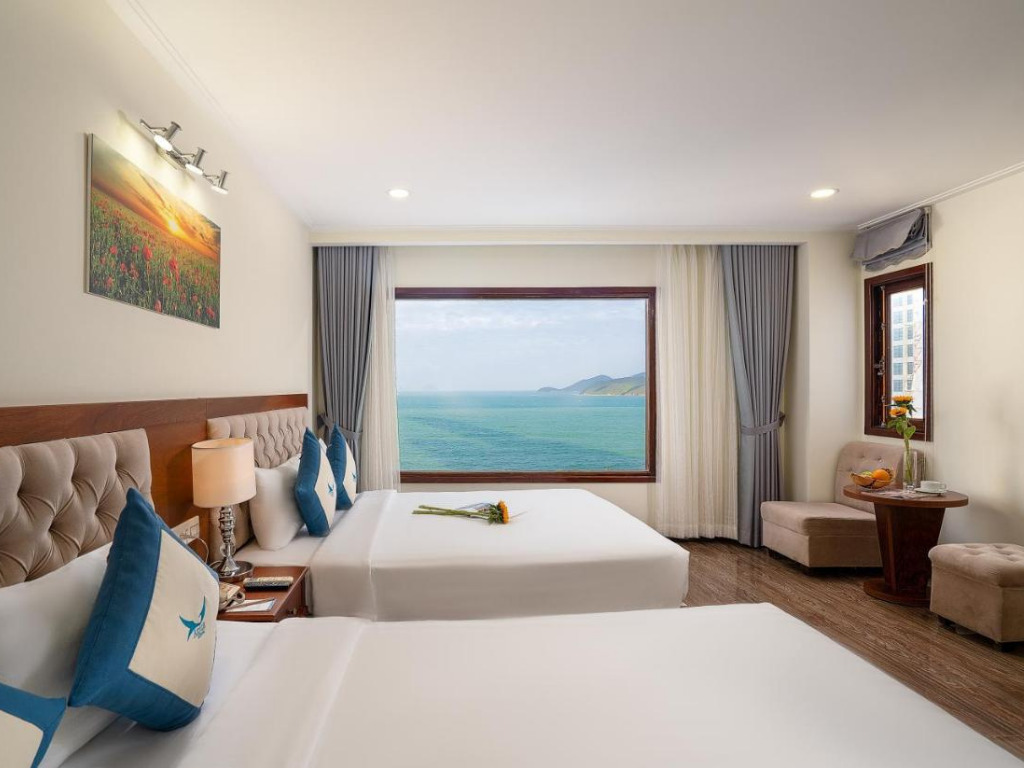 Phòng Family Hướng Biển Khách Sạn Apus Nha Trang