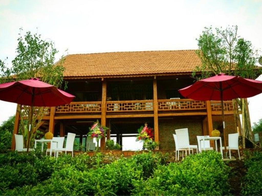 Phía ngoài phòng ngủ kiểu Nhật tại Arena Village resort 3 sao