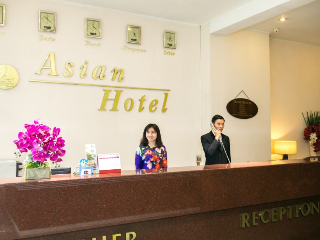 Quầy lễ tân tại khách sạn Asian 3*