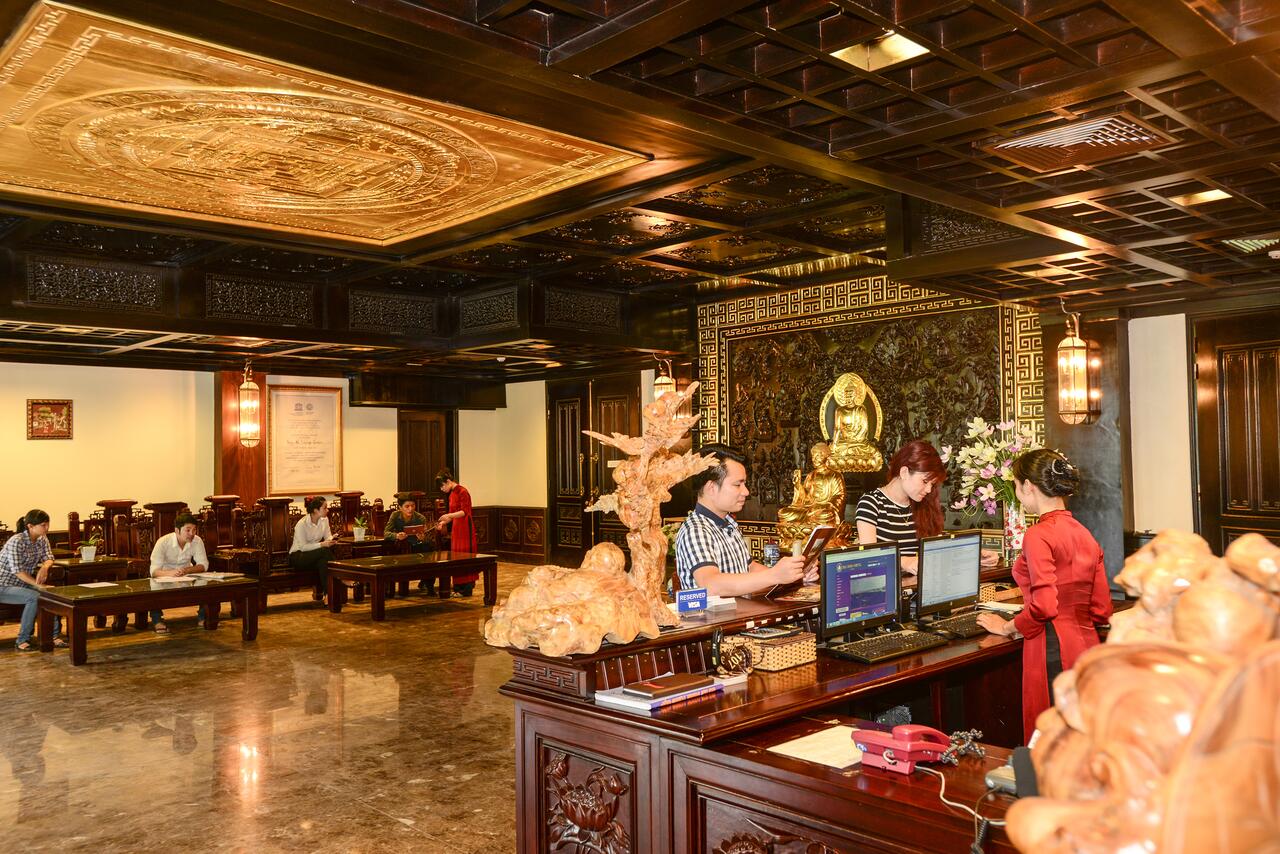 Quầy Lễ Tân Bái Đính Hotel Ninh Bình