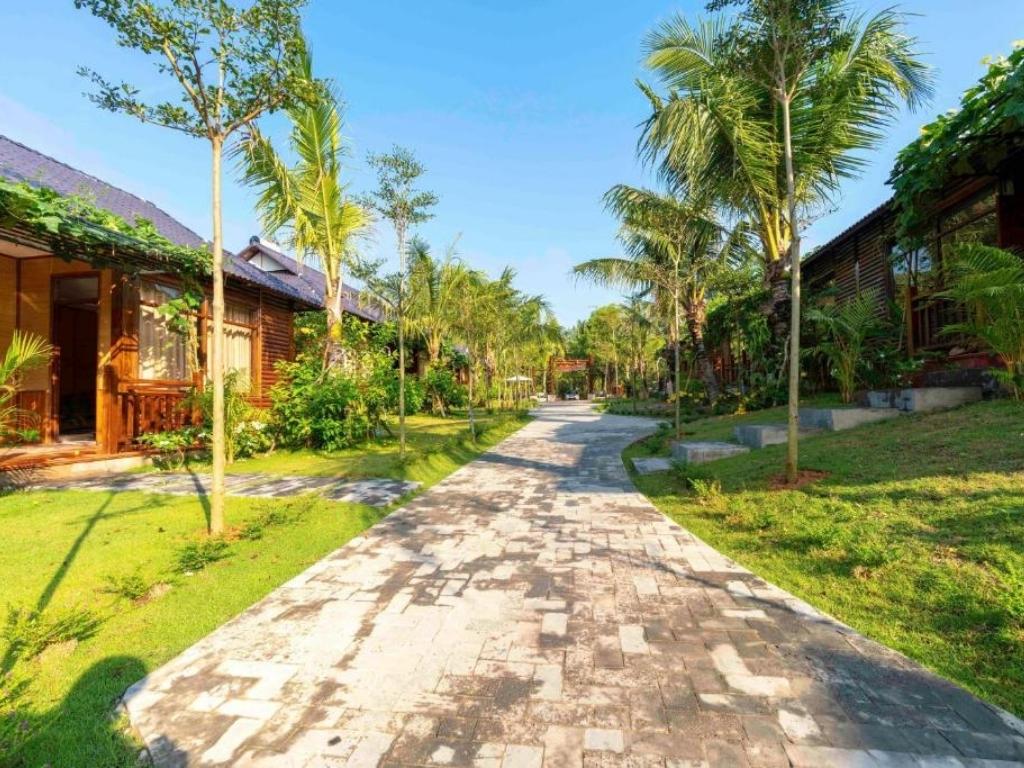 Khuôn viên khu nghỉ dưỡng Bambusa Phú Quốc
