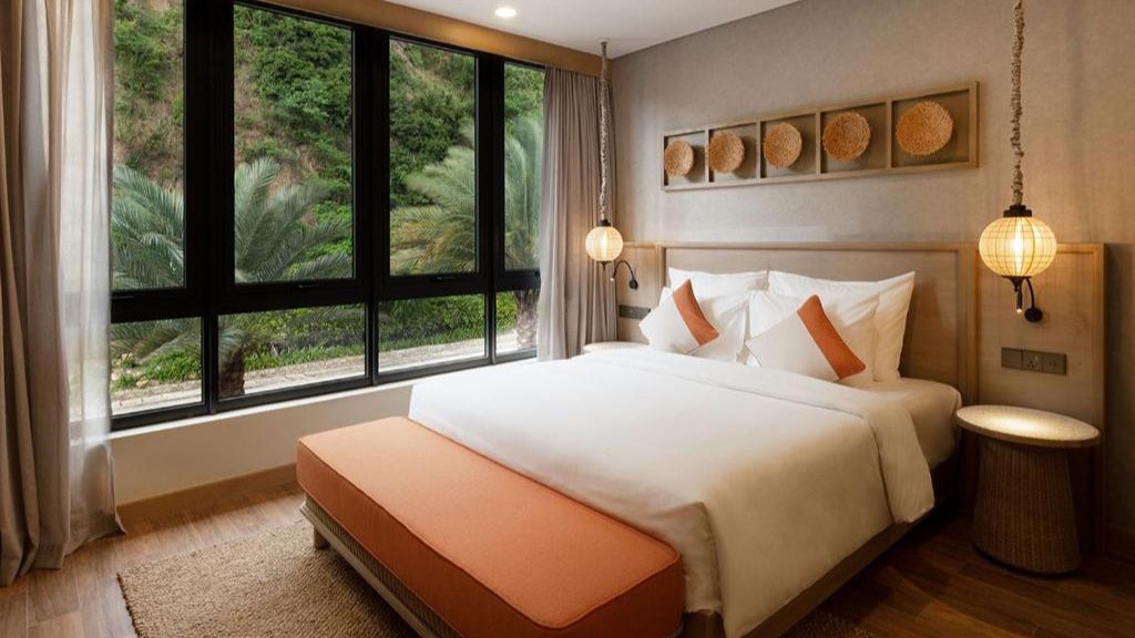 Phòng Rock Suite cùng gam màu cam chủ đạo