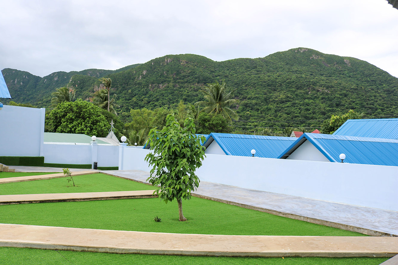 Khuôn viên Bungalow Hotel Côn Đảo