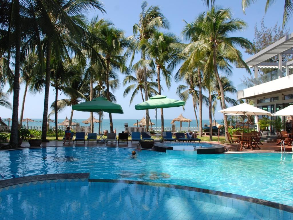 Hồ bơi Canary Resort Phan Thiết