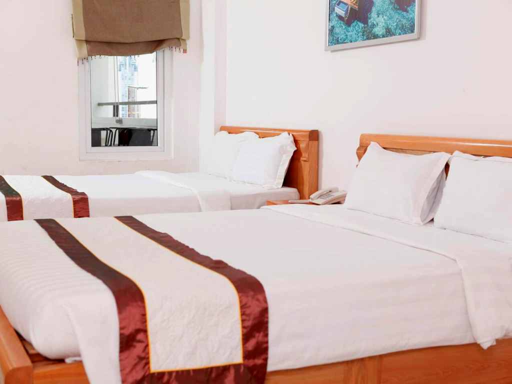 Phòng Deluxe Triple khách sạn Caroline Beach Vũng Tàu 3*