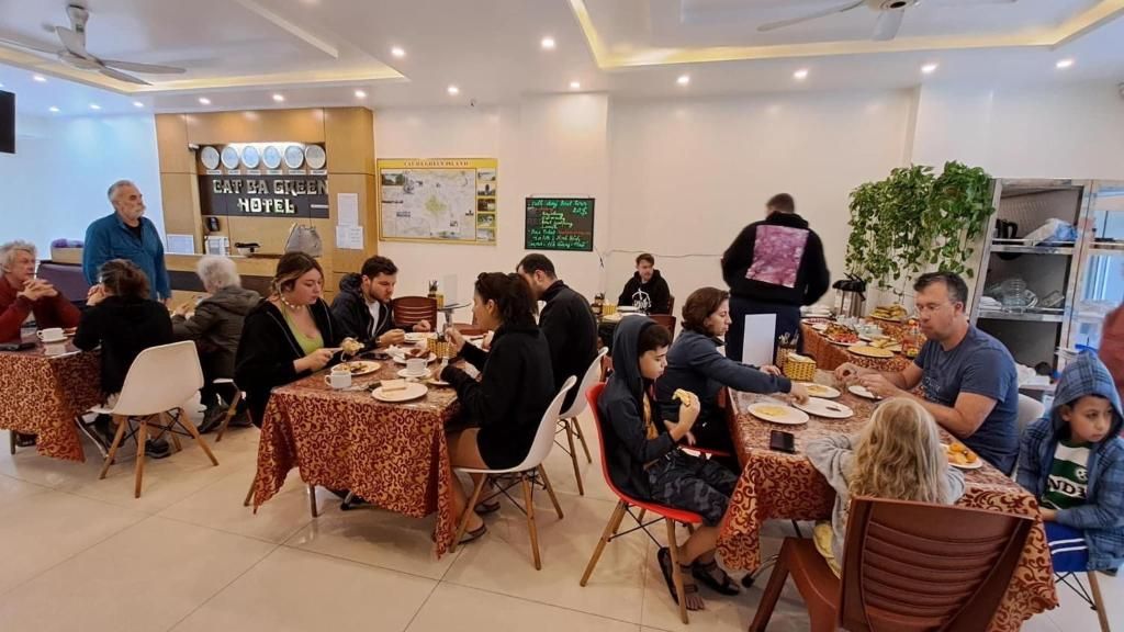 Nhà hàng trong khách sạn