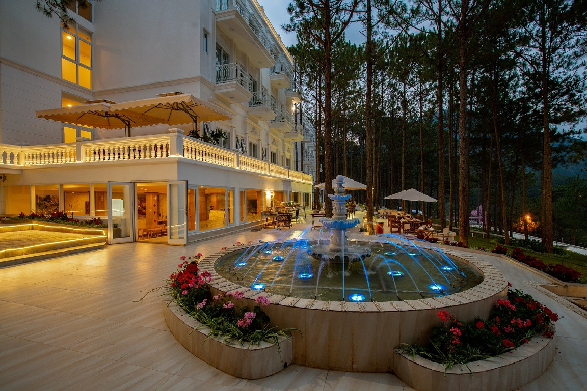 Khuôn Viên Cereja Hotel & Resort Đà Lạt