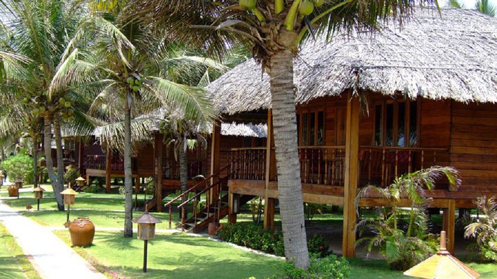Khuôn viên Coco Beach Resort Phan Thiết rất rộng