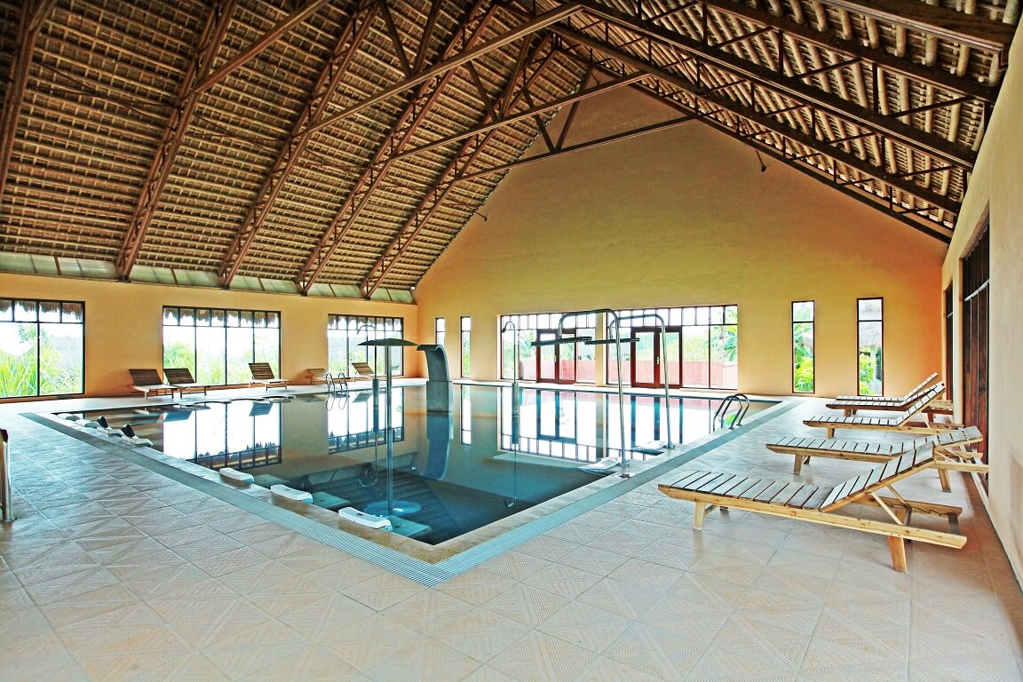 Bể Bơi Trong Nhà Cúc Phương Resort & Spa