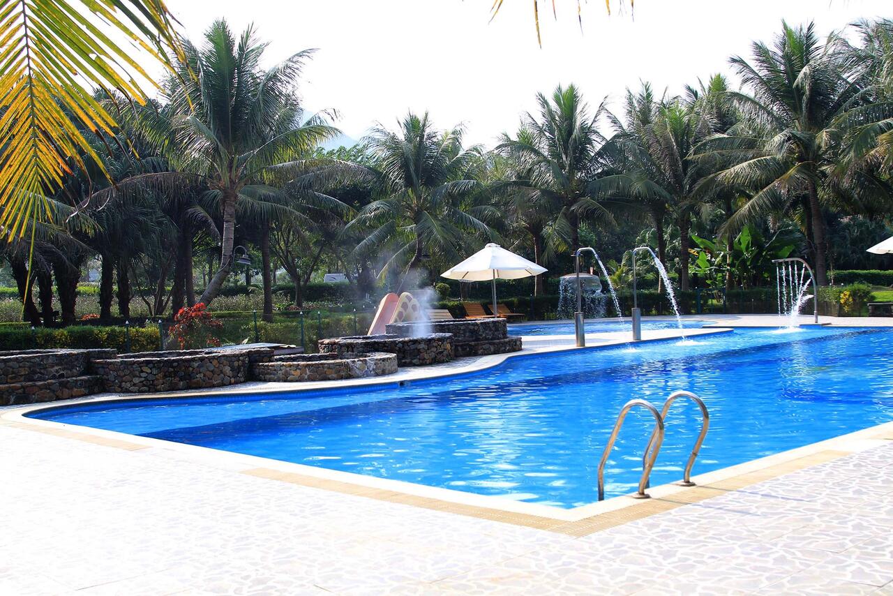 Bể bơi Cúc Phương Resort & Spa