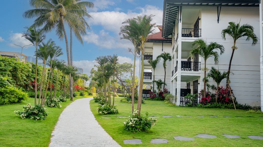 Không Gian Xanh Mát Của Resort