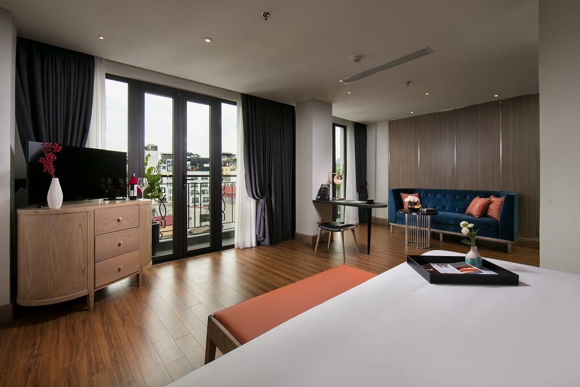 Deli Balcony Suite