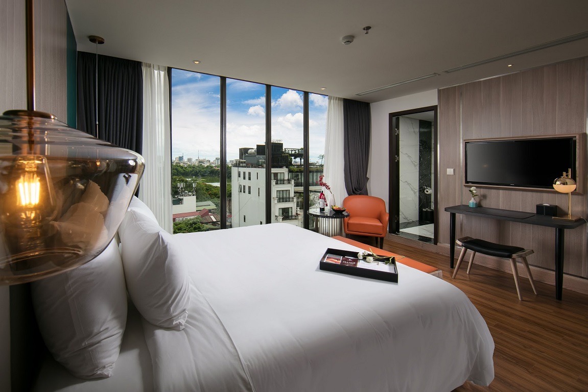 Lake View Room