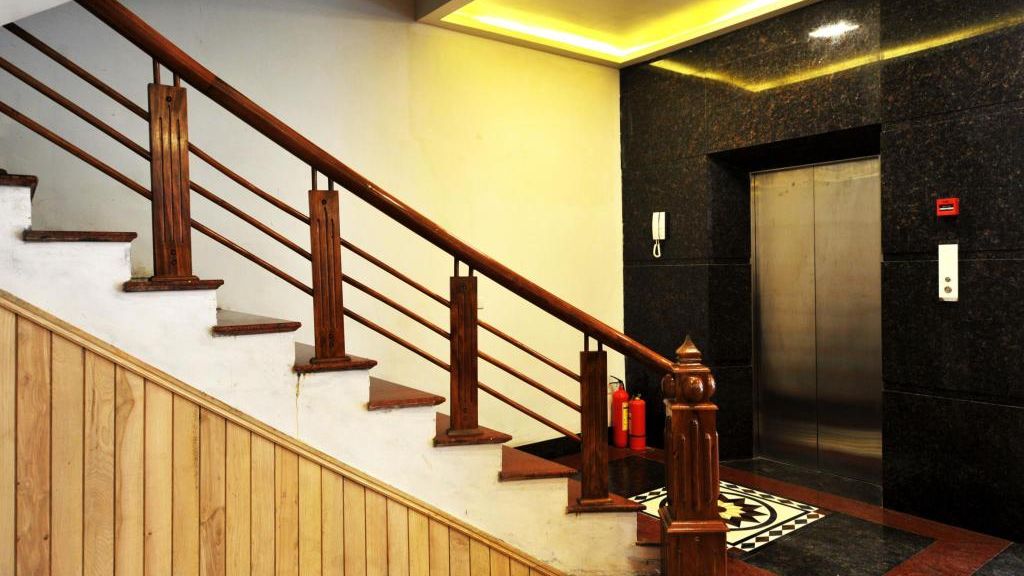 Khu vực thang máy của khách sạn