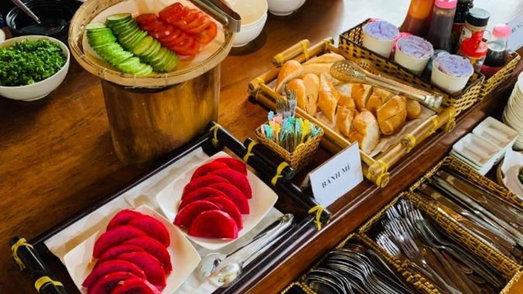 Buffet phục vụ khách lưu trú