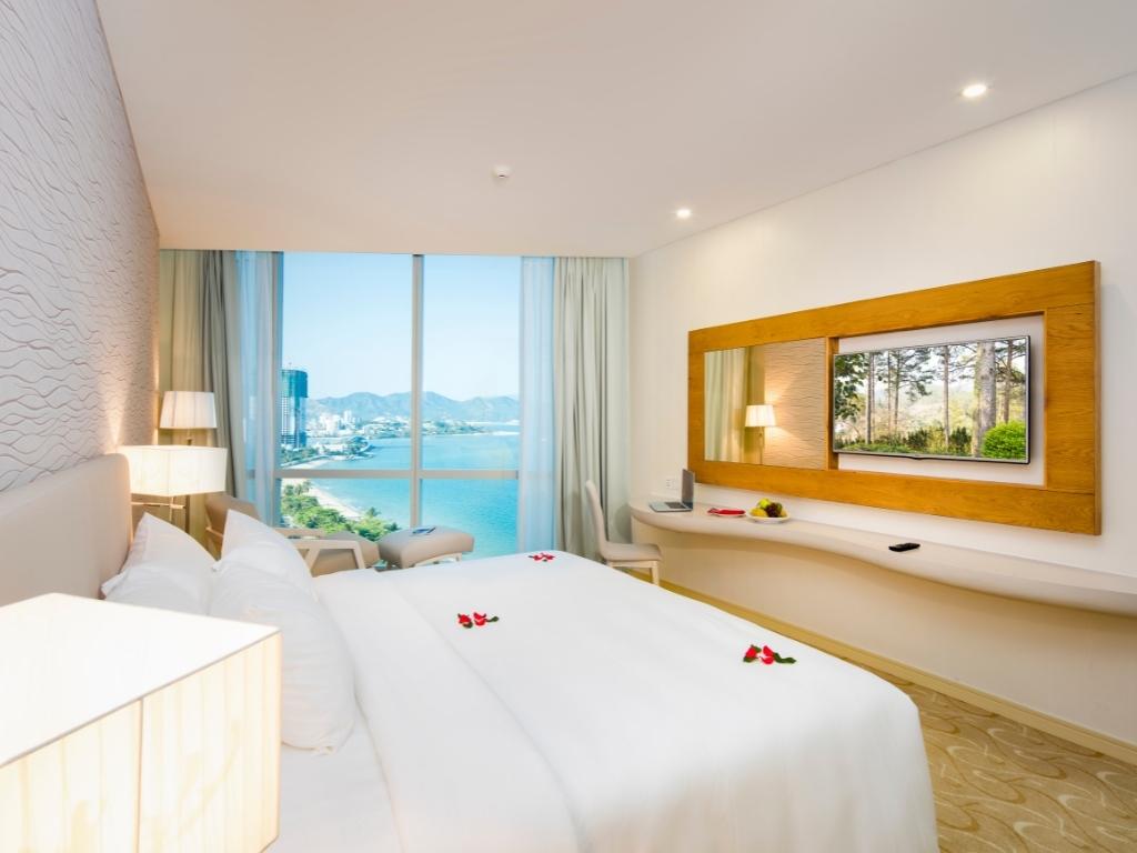 Phòng Grand Royal tại Diamond Bay Nha Trang 5 sao