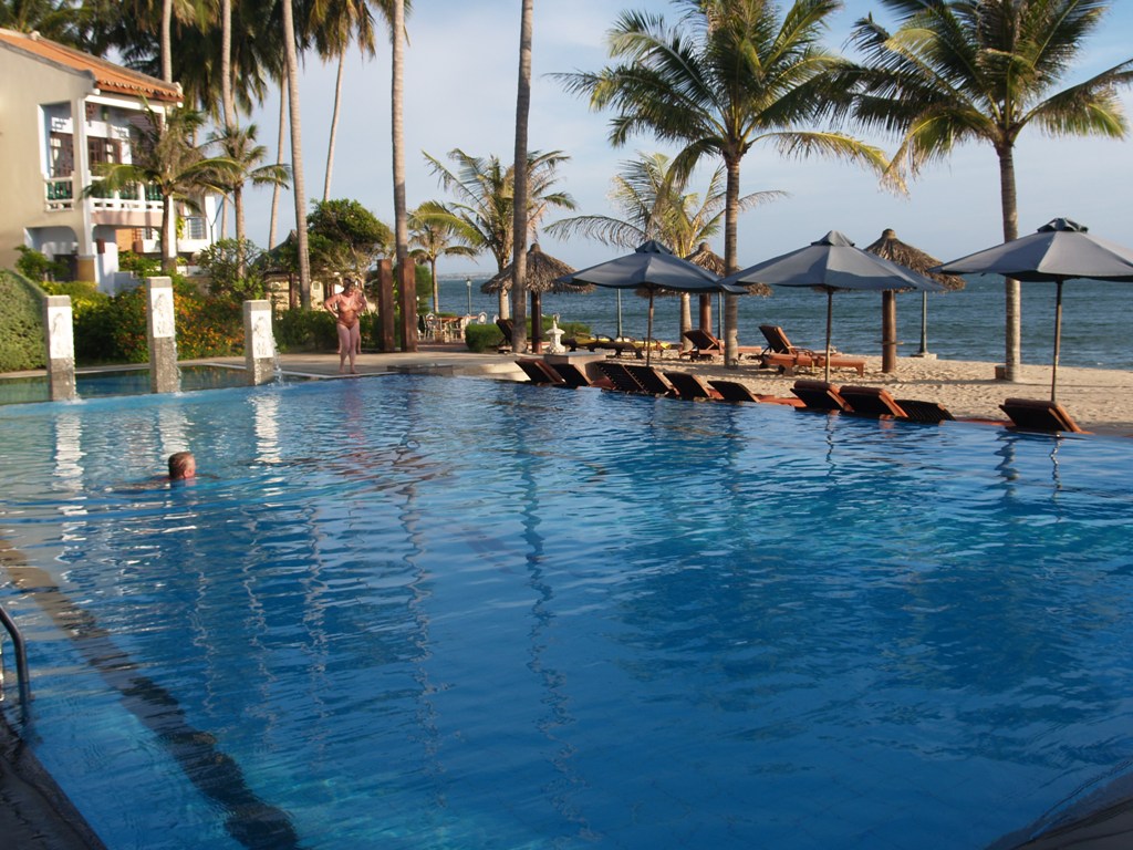 Bể Bơi Dynasty Mũi Né Beach Resort Phan Thiết