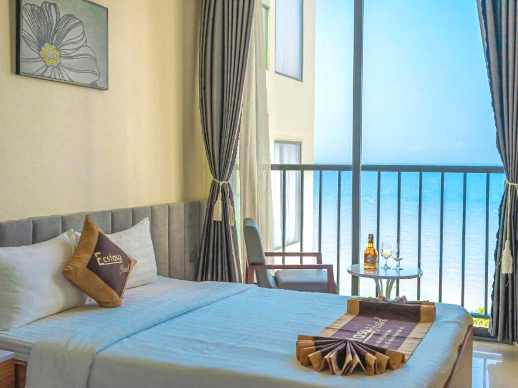 Phòng Superior Double tại Ecstasy Hotel 3 sao