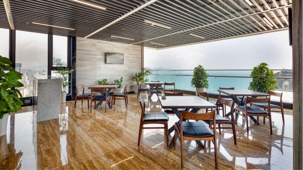 Pool Bar