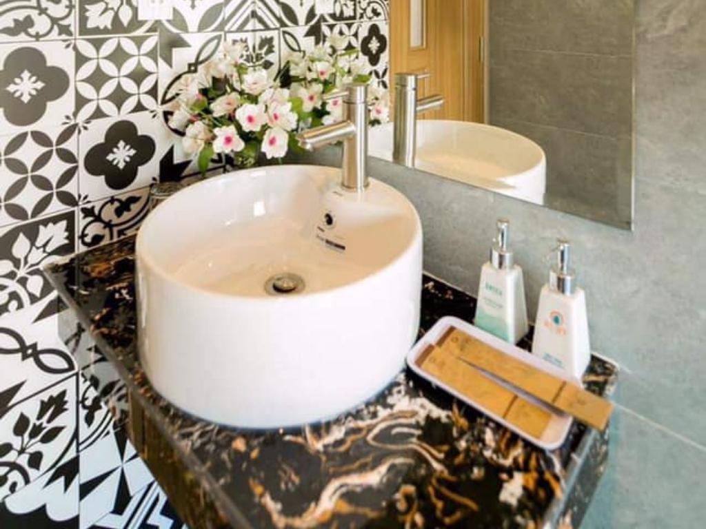 Phòng tắm tại Euro Star Riverside Hotel Đà Nẵng