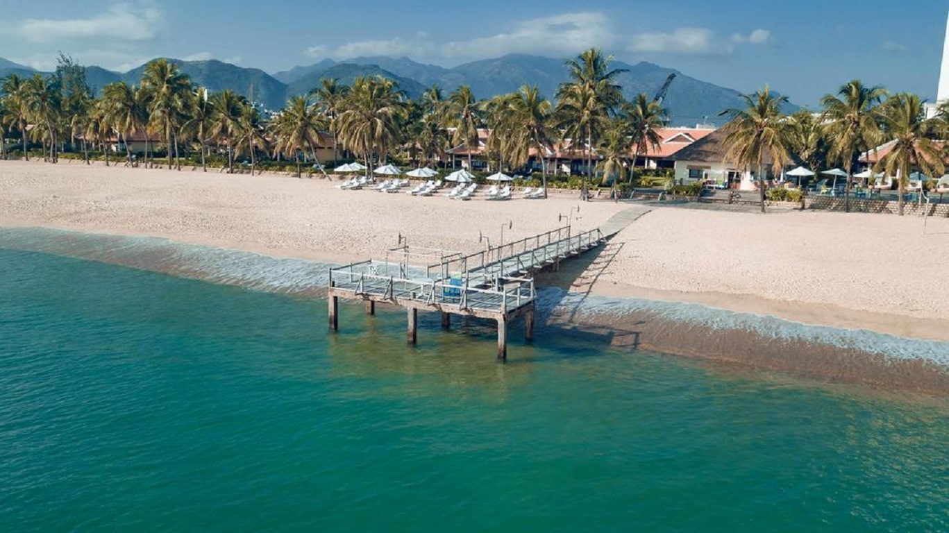 Bãi biển riêng Evason Ana Mandara Resort & Spa Nha Trang