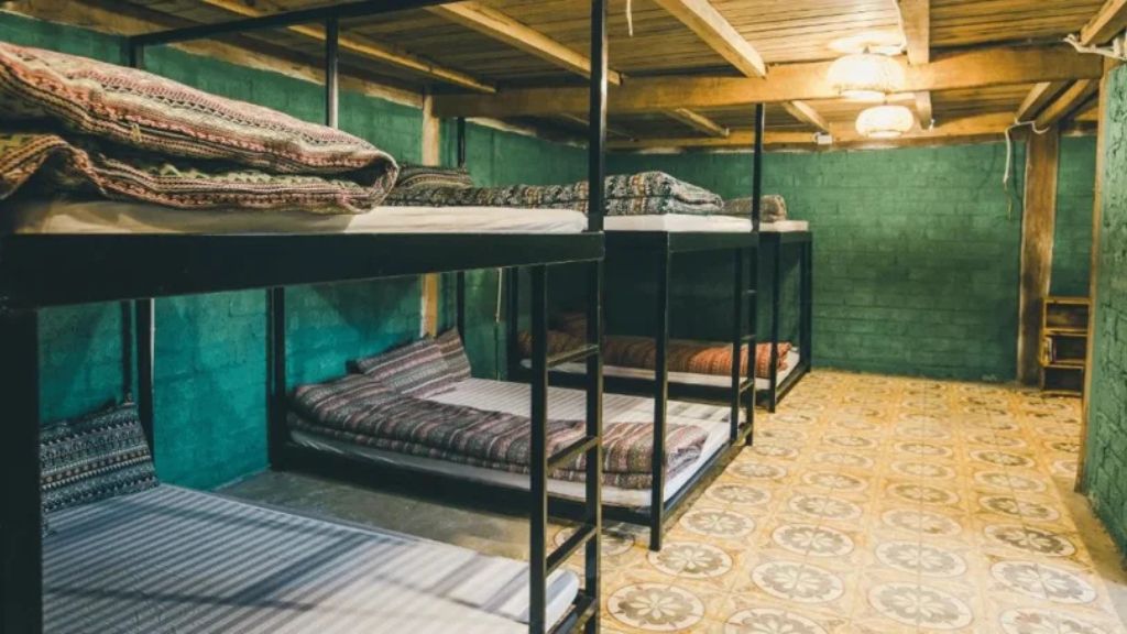 Phòng Dorm 16 người