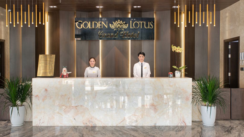 Lễ tân Golden Lotus Grand Hotel