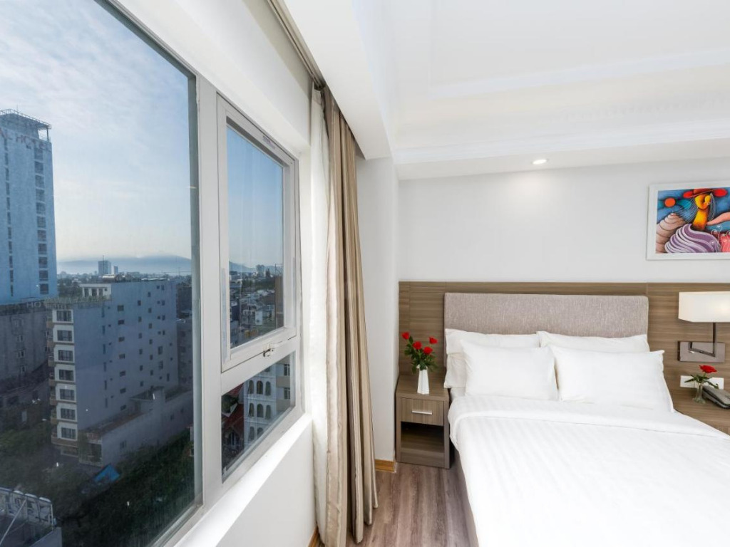 Phòng Deluxe City View Tại Golden Rose Hotel Đà Nẵng
