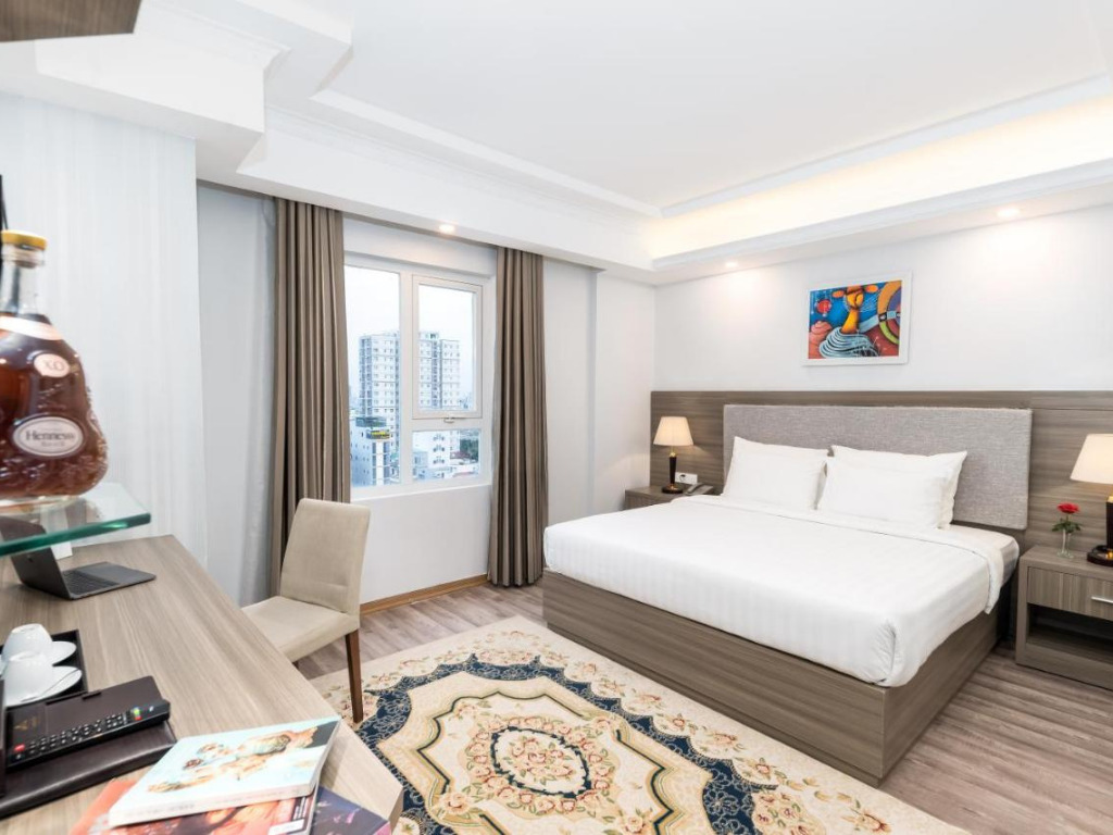 Phòng Deluxe City View Khách Sạn Golden Rose Đà Nẵng