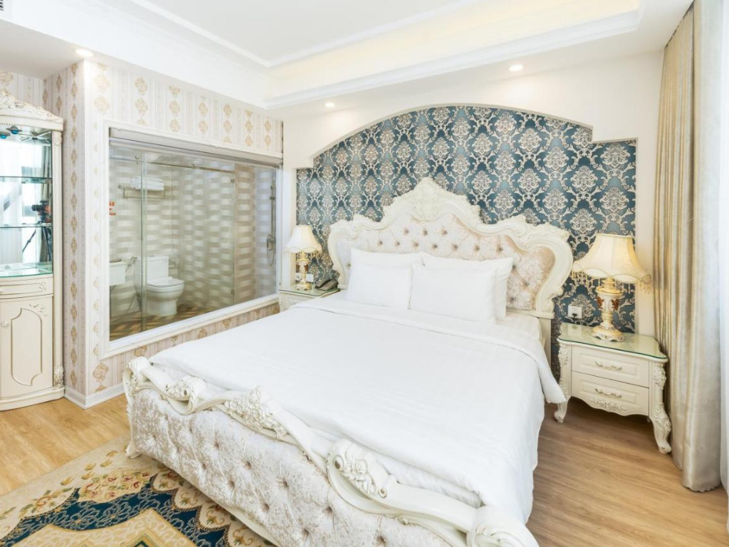 Phòng Suite Tại Golden Rose Đà Nẵng Hotel