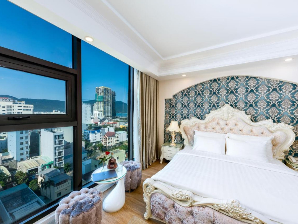 Phòng Suite Khách Sạn Golden Rose Đà Nẵng