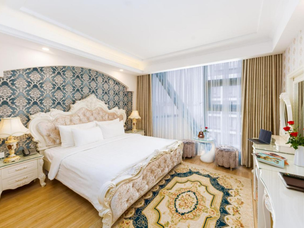 Phòng Suite Tại Golden Rose Hotel Đà Nẵng