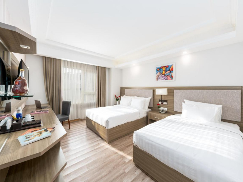 Phòng Superior Triple Golden Rose Đà Nẵng