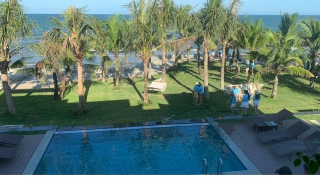 Hồ bơi ngoài trời của Villa San Hô (2 Double + 2 Triple)