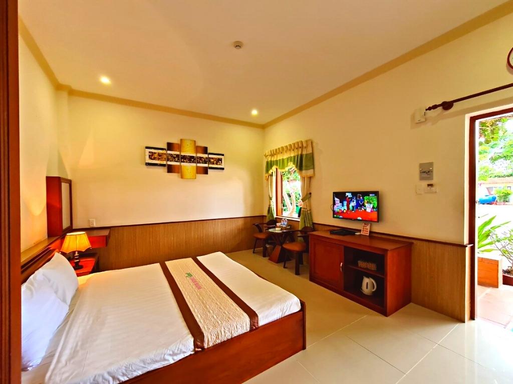 Phòng Superior Hướng Sân tại Haiduong Intourco Resort