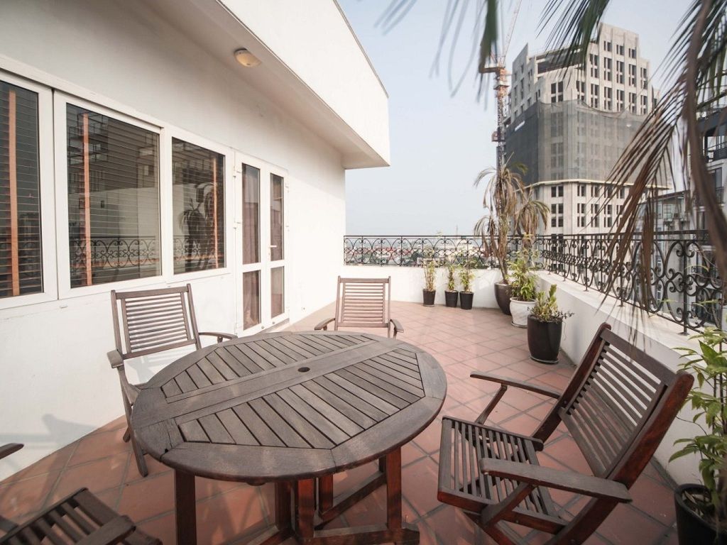 Phòng Penthouse Terrace Suite Khách Sạn E Central 4*