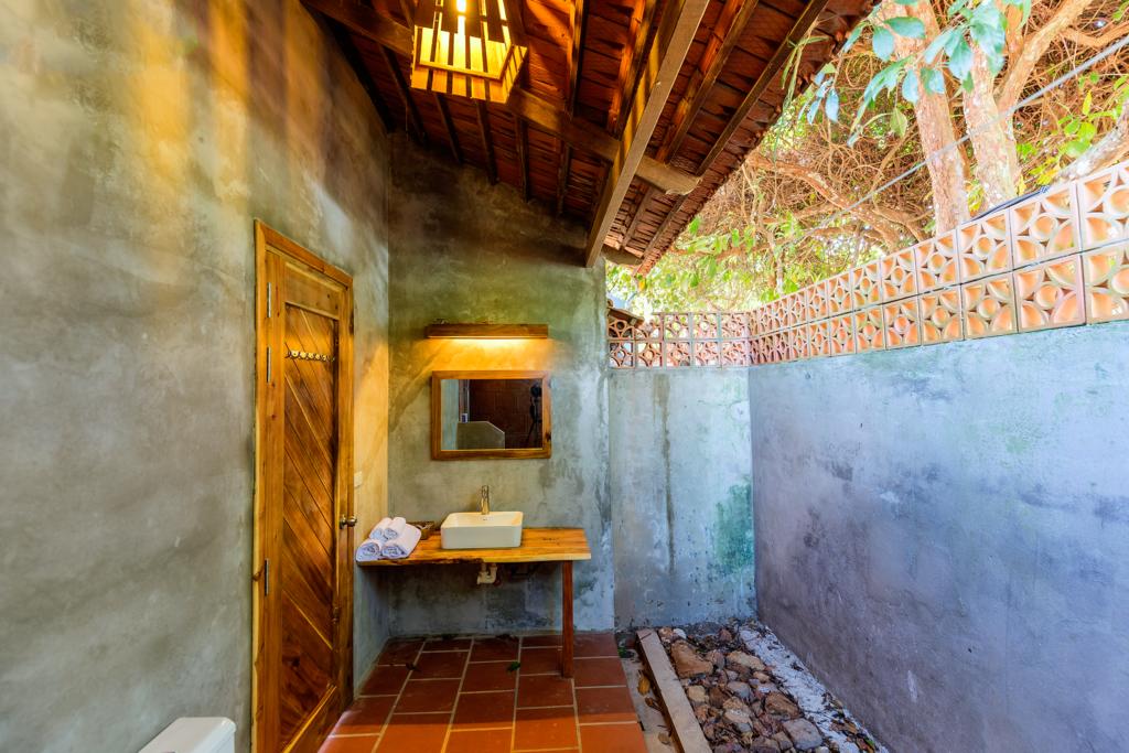 Phòng tắm bên ngoài