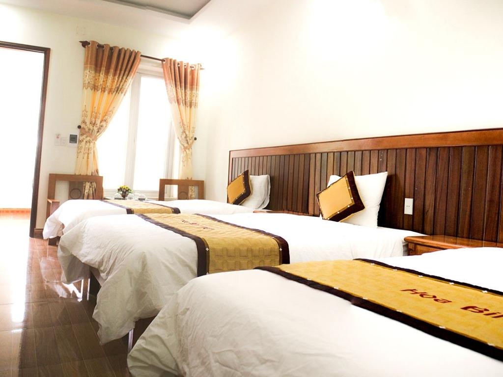 Phòng Standard Triple tại Hòa Bình Đồng Hới 2 sao