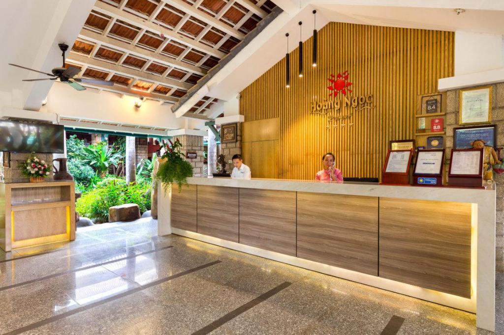 Lễ tân Hoàng Ngọc Resort & Spa Phan Thiết
